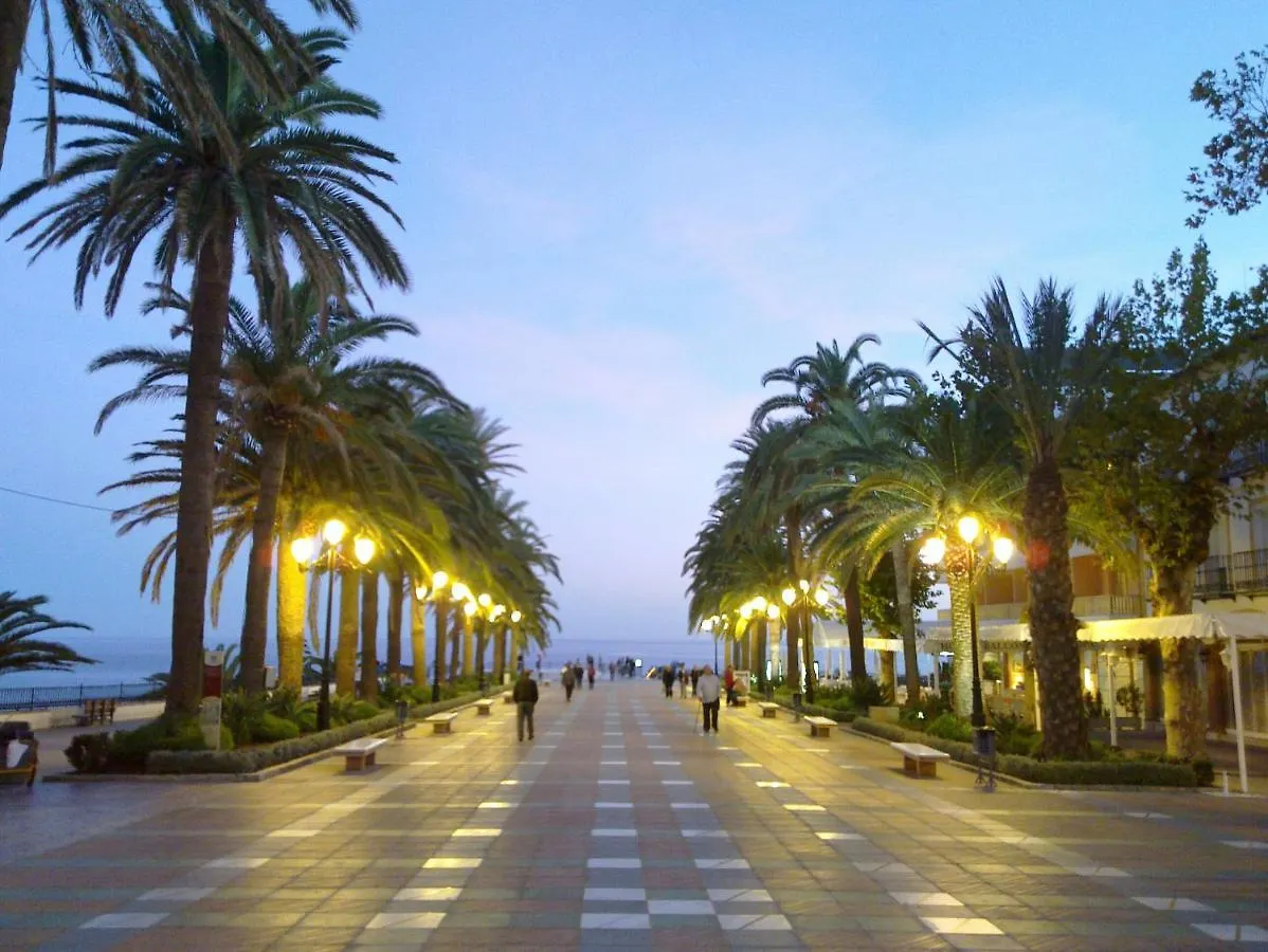R1371 Capistrano Playa 417 Apartment Nerja